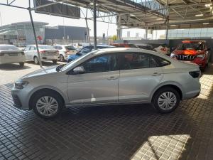 Volkswagen Polo sedan 1.6 Life - Image 4