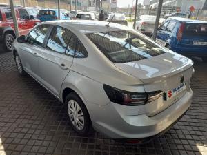 Volkswagen Polo sedan 1.6 Life - Image 5