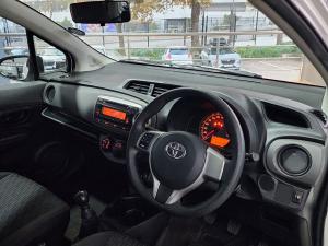 Toyota Yaris 3-door 1.3 Xi - Image 12