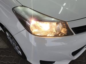 Toyota Yaris 3-door 1.3 Xi - Image 17