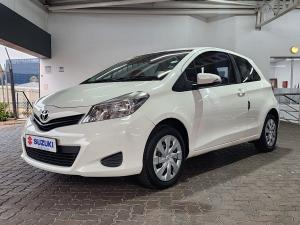 Toyota Yaris 3-door 1.3 Xi - Image 4