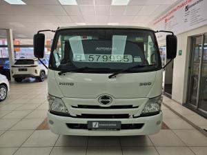 Hino Hino 300 714 SWBChassis Cab - Image 4