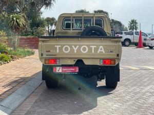 Toyota Land Cruiser 79 4.5D-4D LX V8 single cab - Image 5