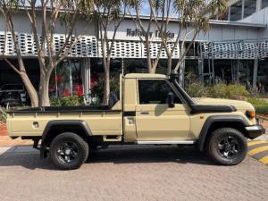 Toyota Land Cruiser 79 4.5D-4D LX V8 single cab - Image 3