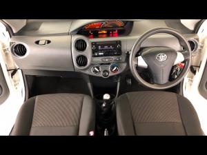 Toyota Etios hatch 1.5 Sprint - Image 6