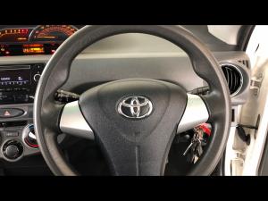 Toyota Etios hatch 1.5 Sprint - Image 8