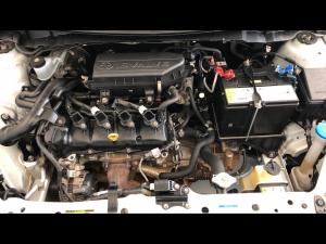 Toyota Etios hatch 1.5 Sprint - Image 14