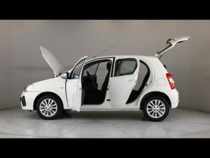 Toyota Etios hatch 1.5 Sprint - Image 26