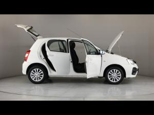 Toyota Etios hatch 1.5 Sprint - Image 30