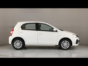 Toyota Etios hatch 1.5 Sprint - Image 3