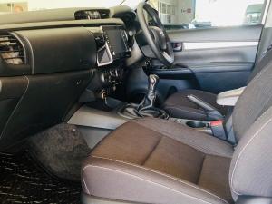 Toyota Hilux 2.4GD-6 double cab 4x4 Raider manual - Image 7