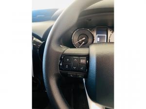 Toyota Hilux 2.4GD-6 double cab 4x4 Raider manual - Image 9