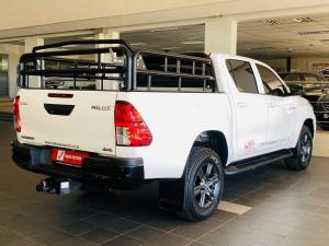 Toyota Hilux 2.4GD-6 double cab 4x4 Raider manual - Image 2