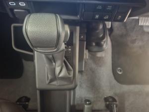 Toyota Landcruiser 76 2.8 GD-6 S/W automatic - Image 10