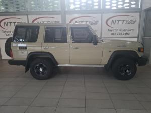 Toyota Landcruiser 76 2.8 GD-6 S/W automatic - Image 3