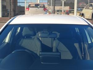 Toyota Corolla Cross 1.8 XI - Image 13
