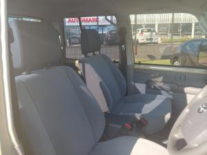 Toyota Land Cruiser 79 4.5DD/C - Image 12