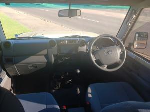 Toyota Land Cruiser 79 4.5DD/C - Image 6