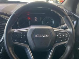 Isuzu D-MAX 3.0 Ddi V-CROSS HR 4X4 automatic D/C - Image 8