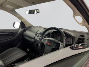 Isuzu D-MAX 250 HO X-RIDER D/C - Image 9
