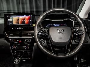 Mahindra XUV 3XO 1.2T AX5 manual - Image 8