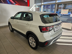 Volkswagen T-Cross 1.0TSI manual - Image 5