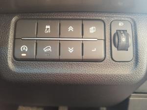 Mahindra XUV700 2.0T AX5 - Image 23