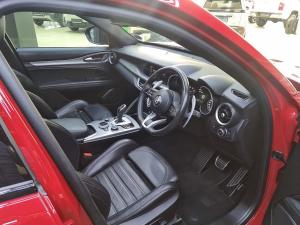 Alfa Romeo Stelvio 2.0T Veloce Q4 - Image 11
