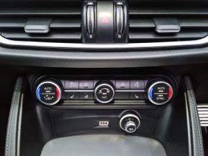 Alfa Romeo Stelvio 2.0T Veloce Q4 - Image 14