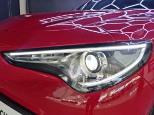 Alfa Romeo Stelvio 2.0T Veloce Q4 - Image 3