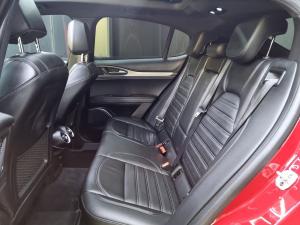 Alfa Romeo Stelvio 2.0T Veloce Q4 - Image 9