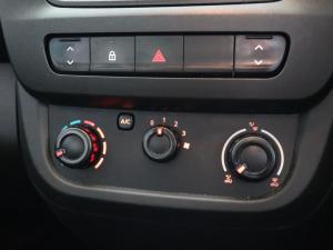 Renault Kwid 1.0 Expression auto - Image 20