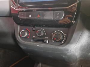 Renault Kwid 1.0 Techno auto - Image 17