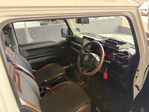 Suzuki Jimny 1.5 GLX AllGrip 3-door manual - Image 20