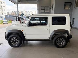 Suzuki Jimny 1.5 GLX AllGrip 3-door manual - Image 8