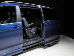 Mercedes-Benz V-Class V300d Exclusive - Image 25