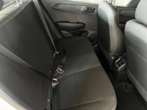 Hyundai Grand i10 1.0 Premium hatch - Image 8