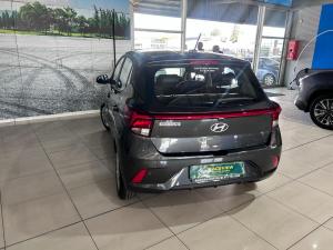 Hyundai Grand i10 1.0 Premium hatch - Image 4