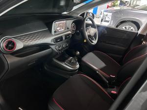 Hyundai Grand i10 1.0 Premium hatch - Image 9