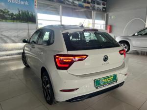 Volkswagen Polo hatch 1.0TSI Life auto - Image 4