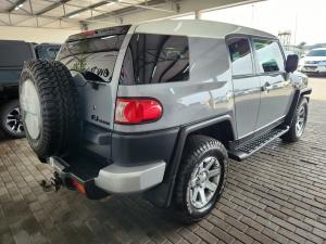 Toyota FJ Cruiser FJ Cruiser - Image 2