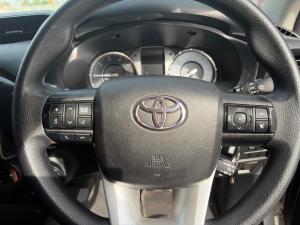 Toyota Hilux 2.4GD-6 double cab 4x4 Raider X manual - Image 8