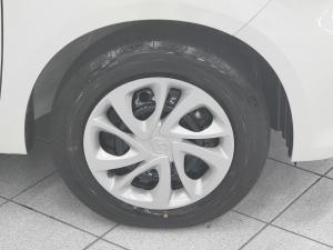 Toyota Vitz 1.0 - Image 10
