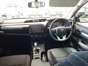 Toyota Hilux 2.8GD-6 48V double cab 4x4 Raider - Image 6