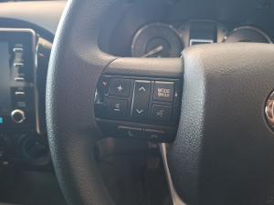 Toyota Hilux 2.4GD-6 double cab 4x4 Raider manual - Image 9