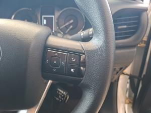 Toyota Hilux 2.4GD-6 double cab 4x4 Raider manual - Image 10