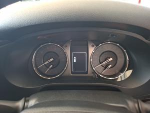 Toyota Hilux 2.4GD-6 double cab 4x4 Raider manual - Image 11