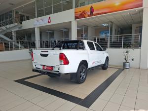 Toyota Hilux 2.4GD-6 double cab 4x4 Raider manual - Image 2