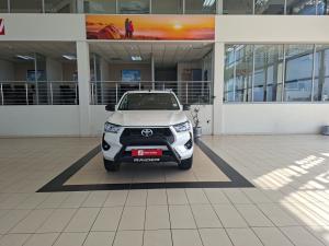 Toyota Hilux 2.4GD-6 double cab 4x4 Raider manual - Image 4