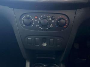 Renault Sandero 900T Stepway Expression - Image 17